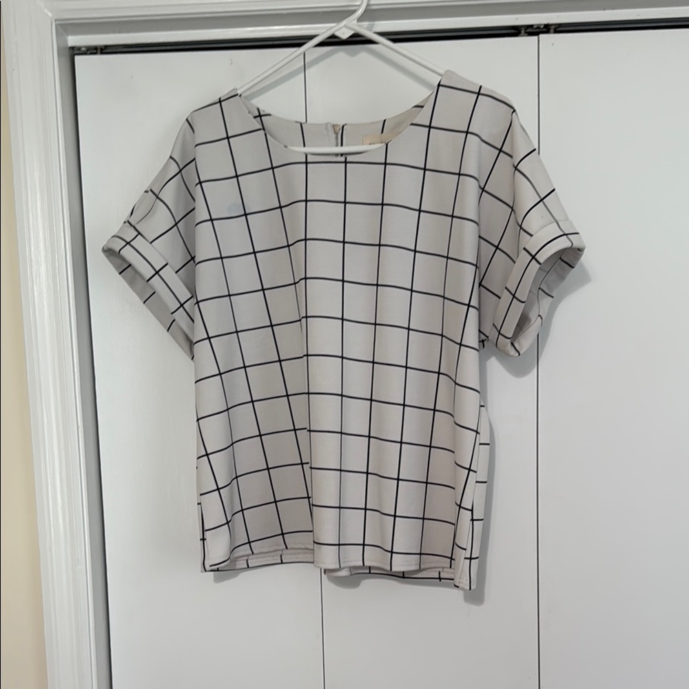 MELLODAY White and Gray Boxy Graphic Blouse with Cuffed Sleeves